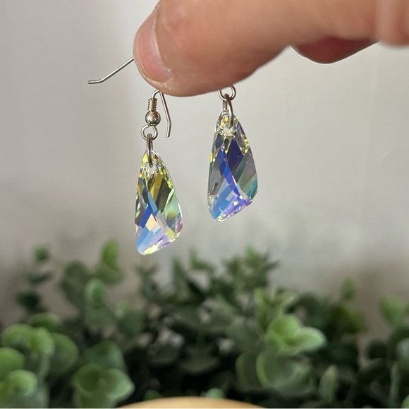 Made w/ Sterling Silver Swarovski Crystal Clear Angel Wing Earrings Leverback - Picture 3 of 4